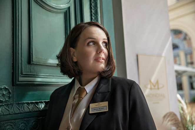 Hotel Mondial - Meuterei - Z filmu - Lea Sophie Salfeld
