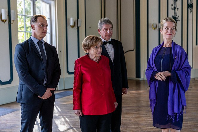 Miss Merkel - Ein Uckermark-Krimi - Mord im Schloss - Z filmu