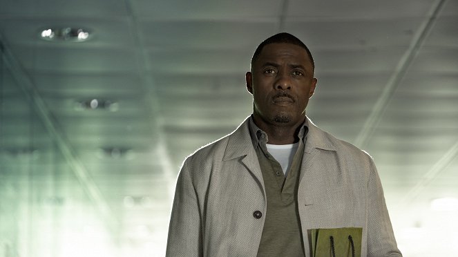 Únos letadla - Série 1 - Poslední výzva - Z filmu - Idris Elba