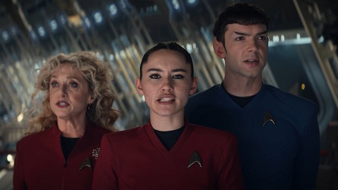 Star Trek: Podivné nové světy - Podprostorová rapsodie - Z filmu - Carol Kane, Christina Chong, Ethan Peck