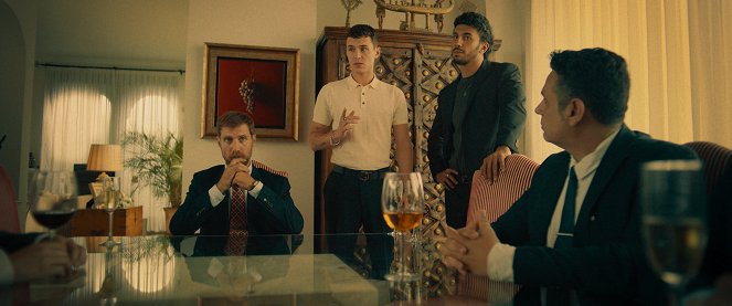 Kurýr z Madridu - Z filmu - José Manuel Poga, Arón Piper, Nourdin Batan