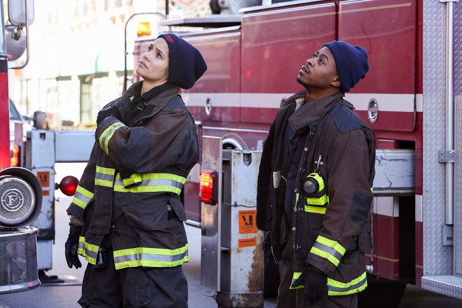 Chicago Fire - Season 12 - Call Me McHolland - Z filmu - Miranda Rae Mayo, Daniel Kyri