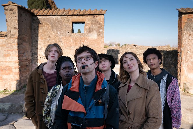 Bis Repetita - Z filmu - Xavier Lacaille, Stylane Lecaille, Louise Bourgoin, Issa Perica