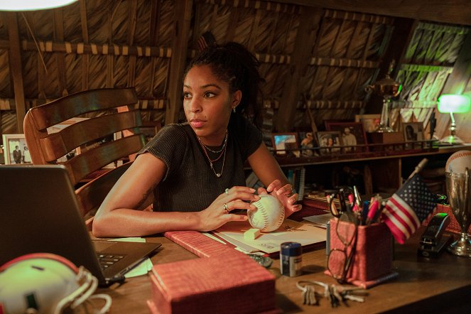 Road House - Photos - Jessica Williams