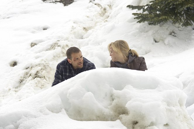 Sněhový armagedon - Z filmu - David Cubitt, Laura Harris