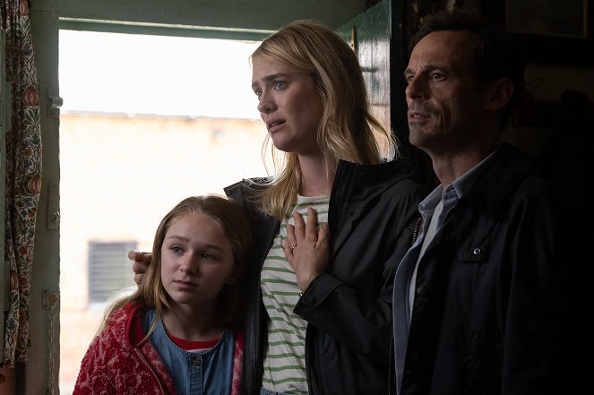 Nepřivolávej nic zlého - Z filmu - Alix West Lefler, Mackenzie Davis, Scoot McNairy