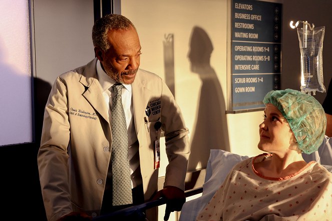 Nemocnice Chicago Med - Série 9 - Step on a Crack and Break Your Mother's Back - Z filmu