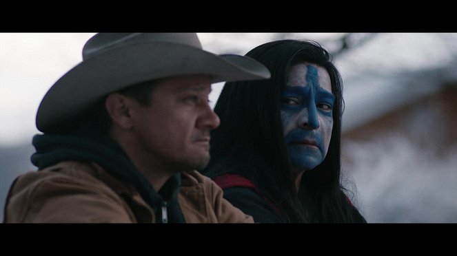 Z natáčení 1 - Jeremy Renner, Elizabeth Olsen, Taylor Sheridan