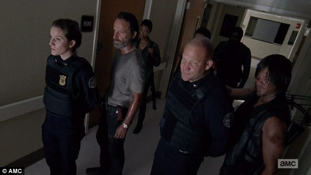 Trailer: Another Day: The Walking Dead: Season 5