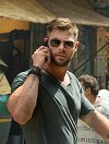Hemsworth, Smollett a Teller v nové sci-fi