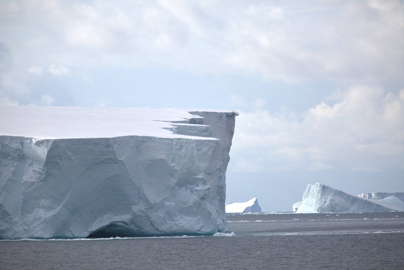 Antarctica has no government. Ледовая Пустошь никто. Коллекция острова холода. О, холоднен.