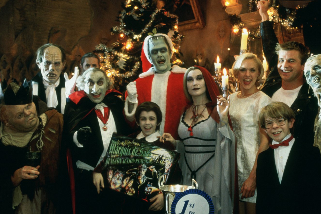 The Munsters' Scary Little Christmas (1996) | ČSFD.cz