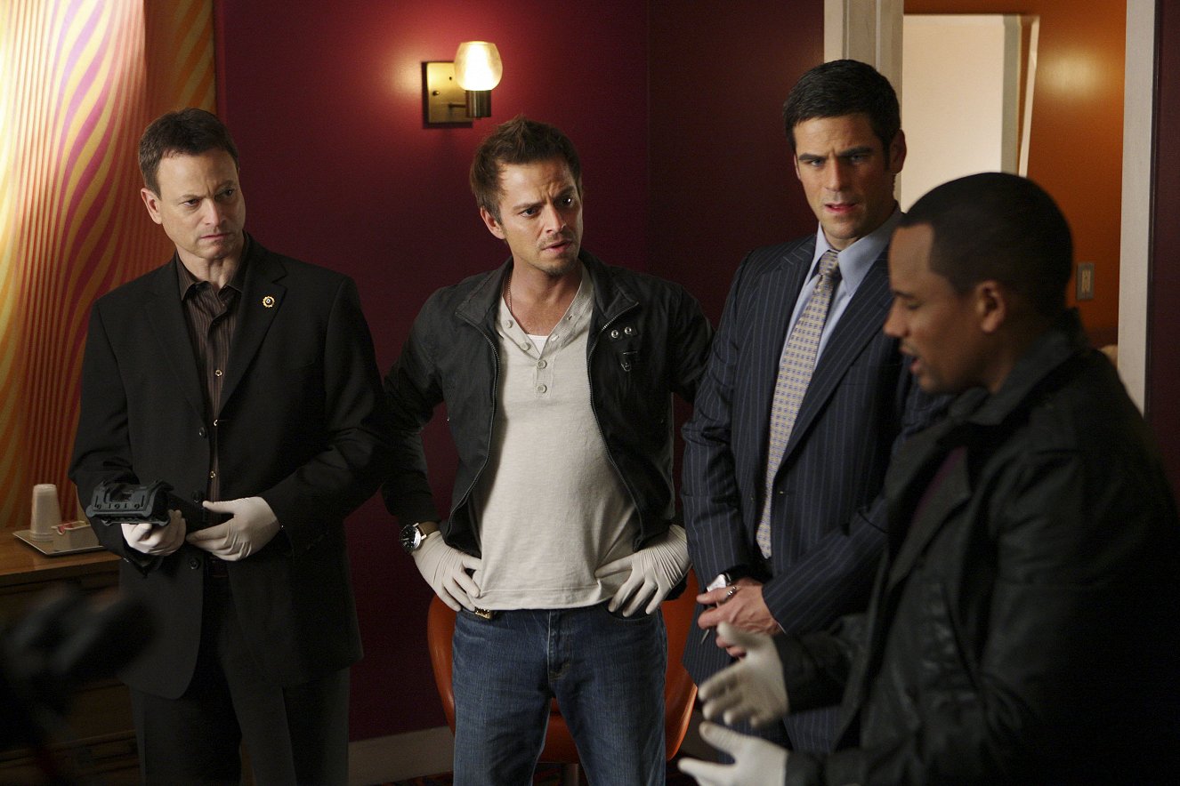 Three men to new york. Mac Taylor CSI Miami.