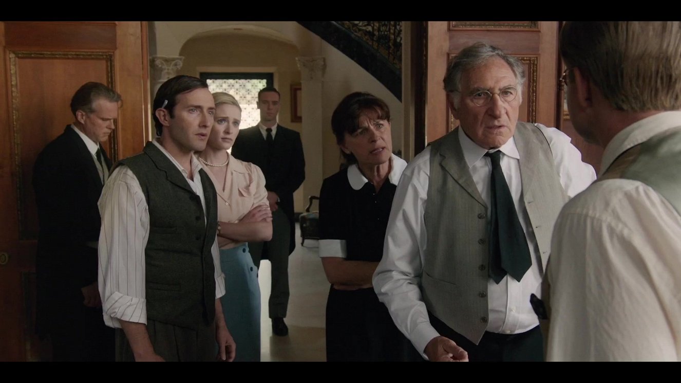 Burning at Both Ends (2021) ČSFD.cz