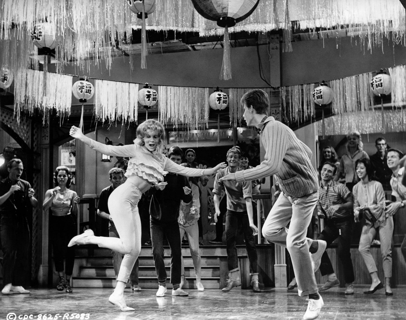 Ann and bob. Энн Маргарет танцует. Ann Margret Dance. Энн Бобби фото. Энн-Маргрет танцует в фильме.