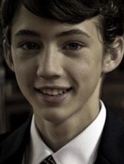 Troye Sivan: One of Your Girls (2023) | ČSFD.cz