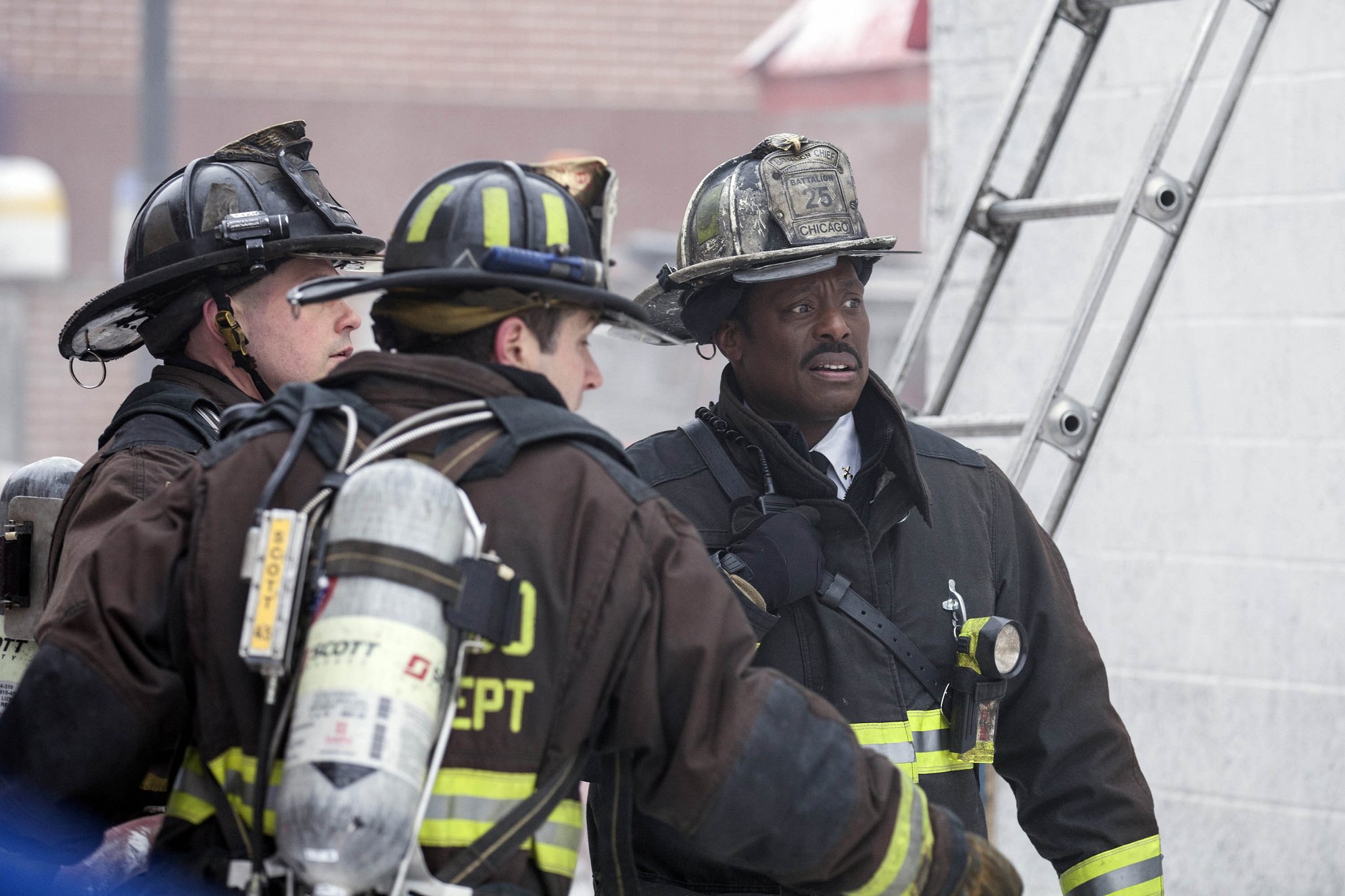 Chicago Fire  Fireworks S01E18 2013 Galerie Z 