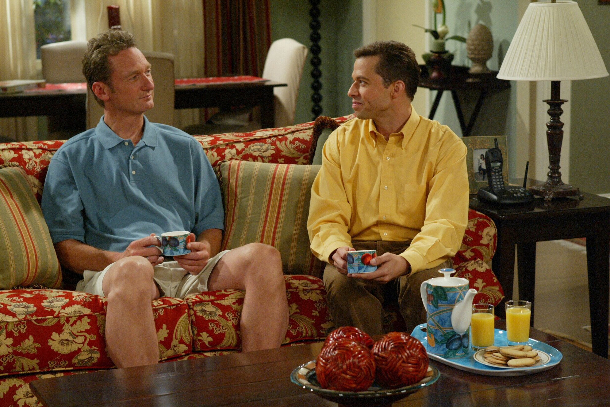 Two and a half hours. Два с половиной человека кадры. Ryan stiles two and a half men.