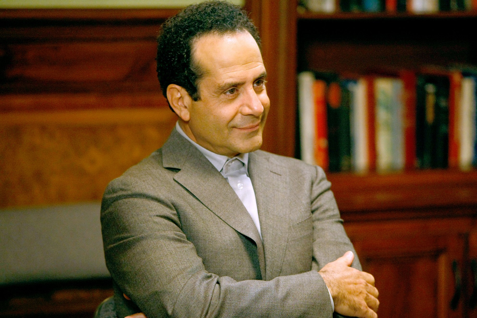 Детектив монк. Tony Shalhoub. Тони Монк. Монк сериал. Эдриан Монк.