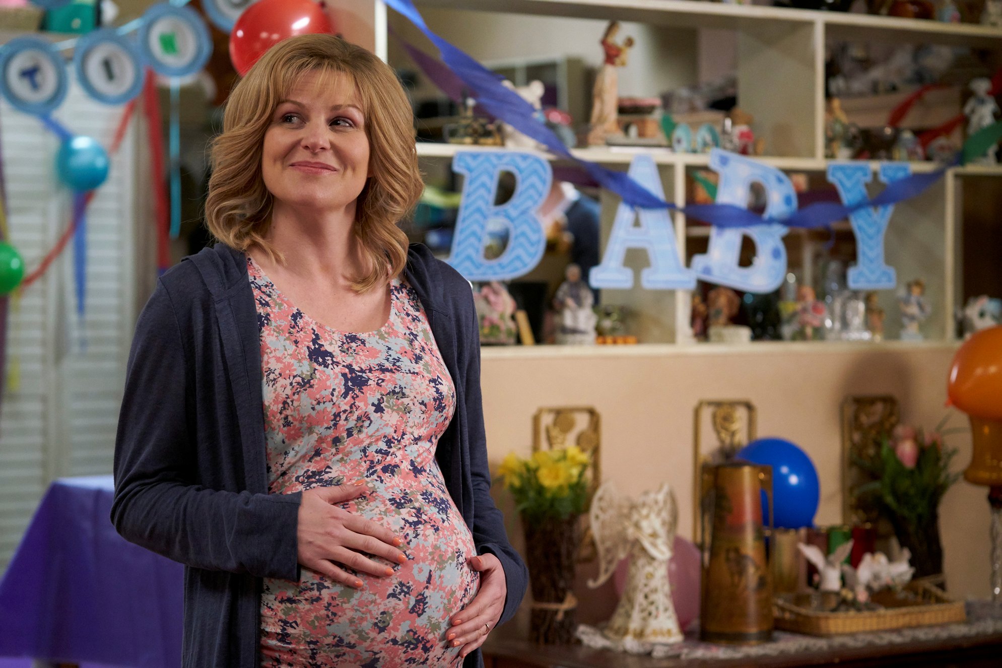 Městečko Schitt's Creek Baby Sprinkle (S04E10) (2018) Galerie Z