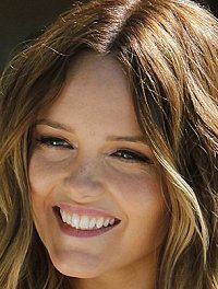 Rebecca Breeds biography