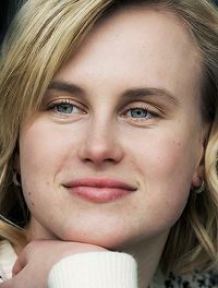 Emma Bones | Galerie - Z filmu | ČSFD.cz