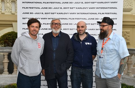 Arrival at the Karlovy Vary International Film Festival on June 30, 2017 - Casey Affleck - Événements