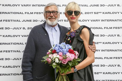 Arrival at the Karlovy Vary International Film Festival on June 30, 2017 - Karolína Kurková - Z akcí