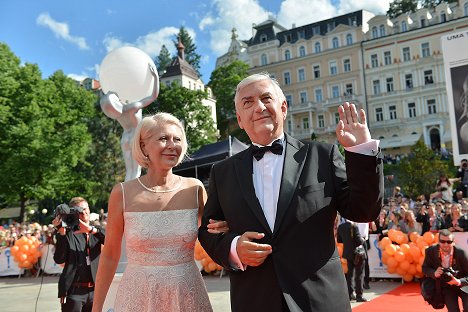 Arrivals at the Opening Ceremony of the Karlovy Vary International Film Festival on June 30, 2017 - Miroslav Donutil - Evenementen
