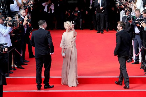 Arrivals at the Opening Ceremony of the Karlovy Vary International Film Festival on June 30, 2017 - Jana Plodková - Events