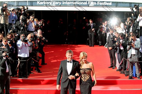 Arrivals at the Opening Ceremony of the Karlovy Vary International Film Festival on June 30, 2017 - Kateřina Brožová - De eventos