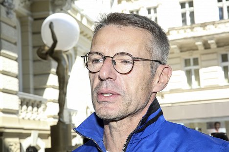 Arrival at the Karlovy Vary International Film Festival on July 2, 2017 - Lambert Wilson - Eventos