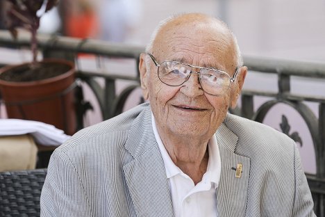 Arrival at the Karlovy Vary International Film Festival on July 6, 2017 - Václav Vorlíček - Z akcií