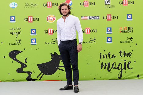 Kit Harington attends Giffoni Film Festival 2017 on July 19, 2017 in Giffoni Valle Piana, Italy - Kit Harington - Z akcií