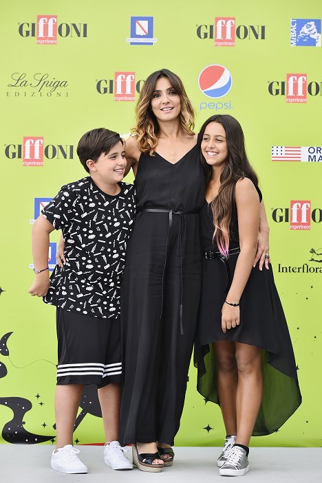 Ambra Angiolini attends Giffoni Film Festival 2017 on July 21, 2017 in Giffoni Valle Piana, Italy - Ambra Angiolini - Z akcií