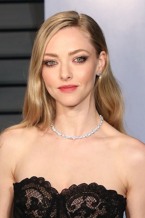 Amanda Seyfried attends the 2018 Vanity Fair Oscar Party hosted by Radhika Jones at the Wallis Annenberg Center for the Performing Arts on March 4, 2018 in Beverly Hills, California. - Amanda Seyfried - Rendezvények