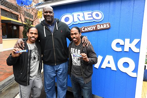 Basketball Hall of Famer Shaquille ONeal celebrates his birthday and National OREO Day by handing out free OREO Chocolate Candy Bars at the Snack Shaq which kicks-off the nationwide OREO Birthday Giveaway (Atlanta, GA March 06, 2018) - Shaquille O'Neal - Veranstaltungen