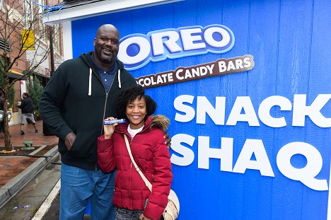 Basketball Hall of Famer Shaquille ONeal celebrates his birthday and National OREO Day by handing out free OREO Chocolate Candy Bars at the Snack Shaq which kicks-off the nationwide OREO Birthday Giveaway (Atlanta, GA March 06, 2018) - Shaquille O'Neal - Eventos