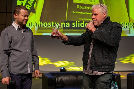 Ron Perlman receiving CSFD AWARD for "Unbeatable Portrayal of Hellboy" from Martin Pomothy at Comic-Con Prague on February 2020 - Ron Perlman - Events