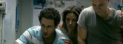 Paulo Costanzo, Jill Wagner, Shea Whigham - Pod kožou - Z filmu