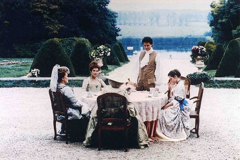 Annette Bening, Colin Firth, Fairuza Balk - Valmont - Filmfotos