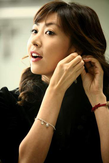 Hyeon-ah Seong - Sonnimeun wangida - De la película