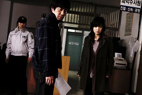 Seung-ryong Ryoo, Sang-mi Nam - Living Death - Photos