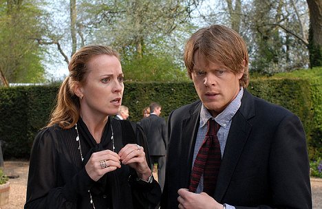 Daisy Donovan, Kris Marshall - Zgon na pogrzebie - Z filmu