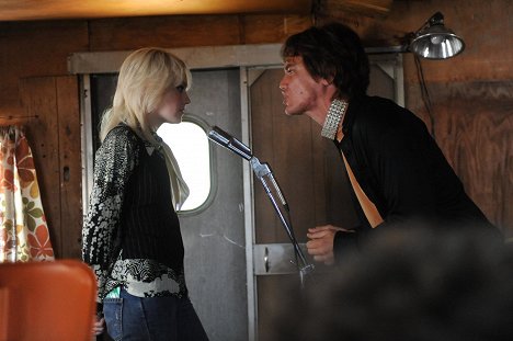 Dakota Fanning, Michael Shannon - The Runaways - Filmfotos