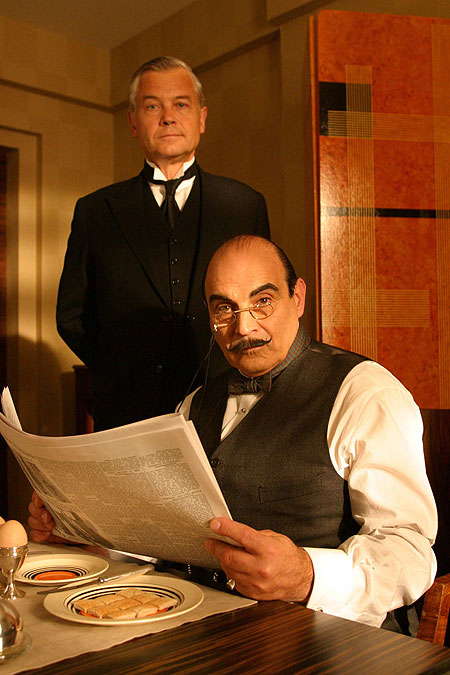 David Yelland, David Suchet - Agatha Christies Poirot - Der Todeswirbel - Werbefoto