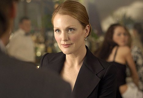 Julianne Moore - Laws of Attraction - Photos