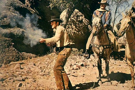 James Caan, John Wayne - El Dorado - Photos