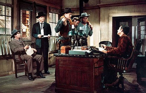 Burt Lancaster, Dennis Hopper, DeForest Kelley - Přestřelka u O.K. Corralu - Z filmu
