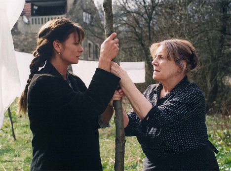 Vilma Cibulková, Vlasta Chramostová - Samota - Do filme